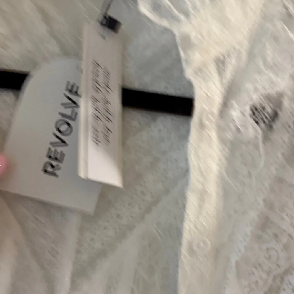 Rheba Lace Ruffle Sleeve Top in Off White
Alice + Olivia - Picture 4 of 5